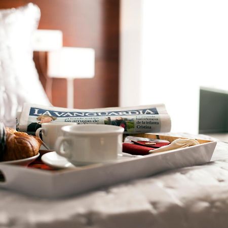 Serennia Apartamentos Ramblas - Placa Catalunya Барселона Экстерьер фото