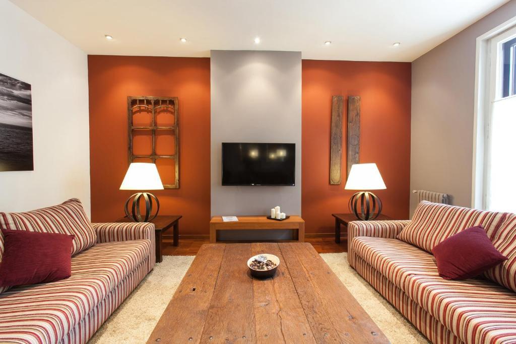 Serennia Apartamentos Ramblas - Placa Catalunya Барселона Номер фото
