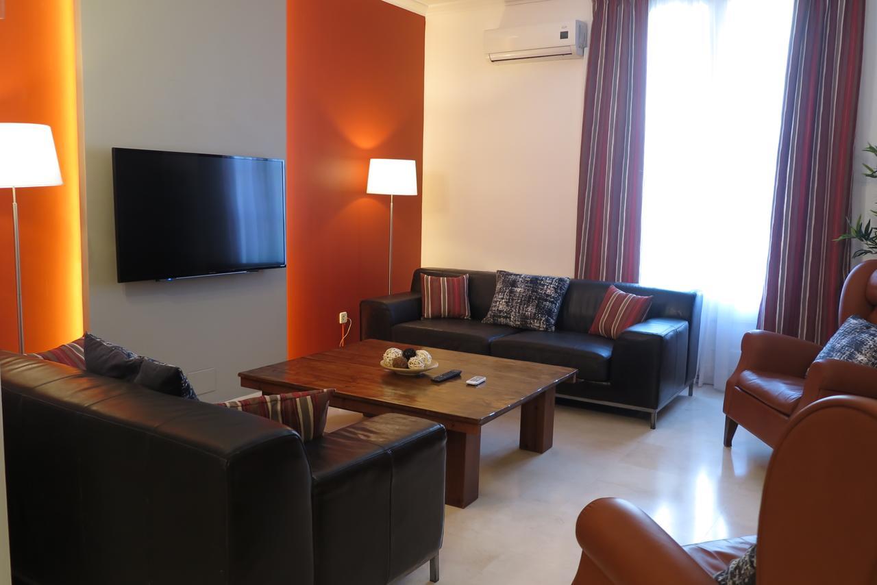 Serennia Apartamentos Ramblas - Placa Catalunya Барселона Экстерьер фото