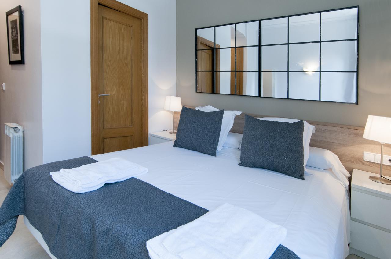 Serennia Apartamentos Ramblas - Placa Catalunya Барселона Экстерьер фото