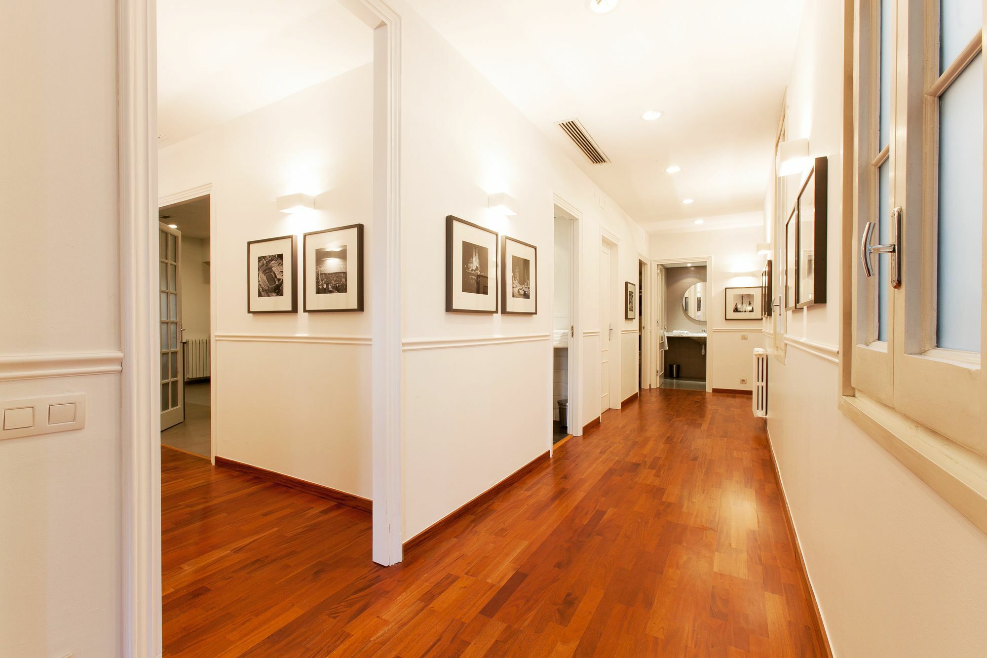 Serennia Apartamentos Ramblas - Placa Catalunya Барселона Экстерьер фото